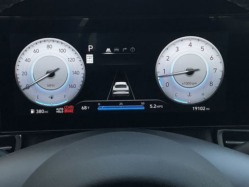 Used 2025 Hyundai Elantra SEL image 23