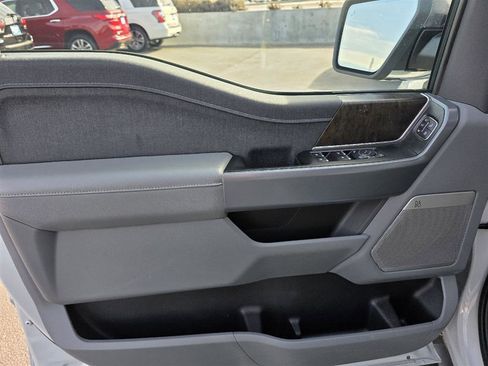 Used 2023 Ford F150 Lariat w/ Trailer Tow Package image 11