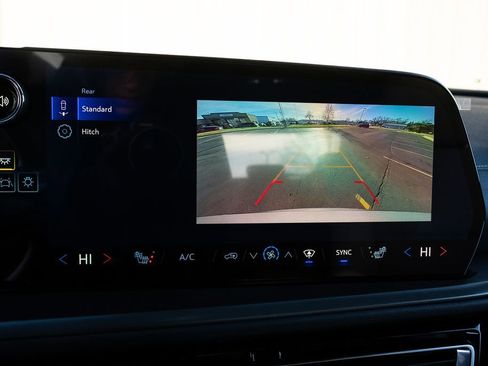 New 2026 Chevrolet Traverse LT image 32