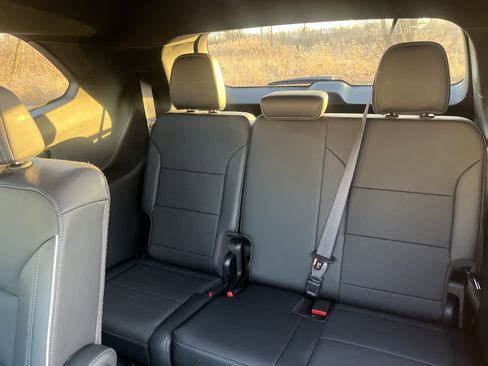 Used 2025 Buick Enclave Preferred image 14