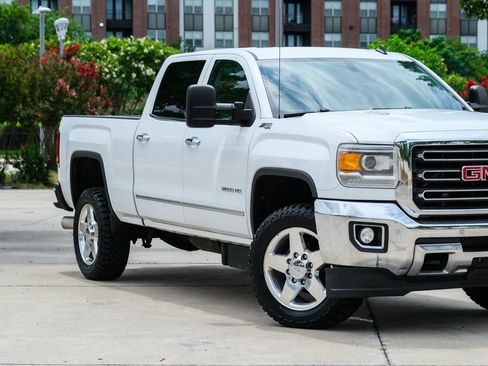 Used 2015 GMC Sierra 2500 SLT w/ Duramax Plus Package AWD/4WD image 2