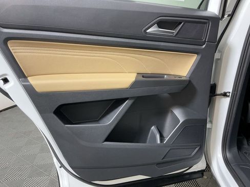 Used 2023 Volkswagen Atlas Cross Sport SE image 24