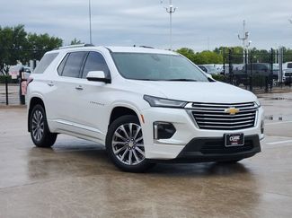 Used 2022 Chevrolet Traverse Premier FWD video 2