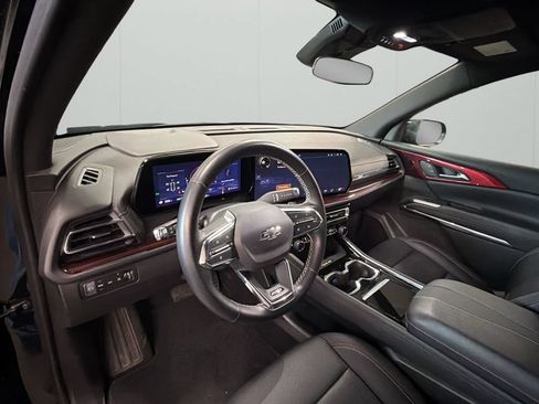 Used 2025 Chevrolet Traverse Z71 AWD/4WD image 28