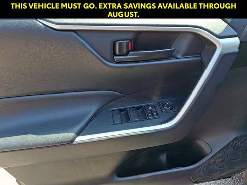 Used 2025 Toyota RAV4 LE AWD/4WD image 13
