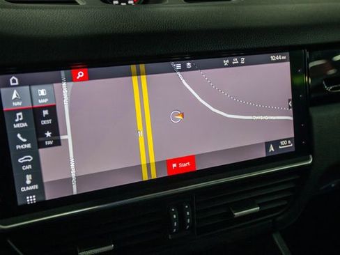 Used 2019 Porsche Cayenne S w/ Premium Plus Package image 10