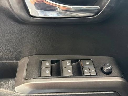Used 2021 Toyota Tacoma TRD Sport w/ Technology Package RWD image 7