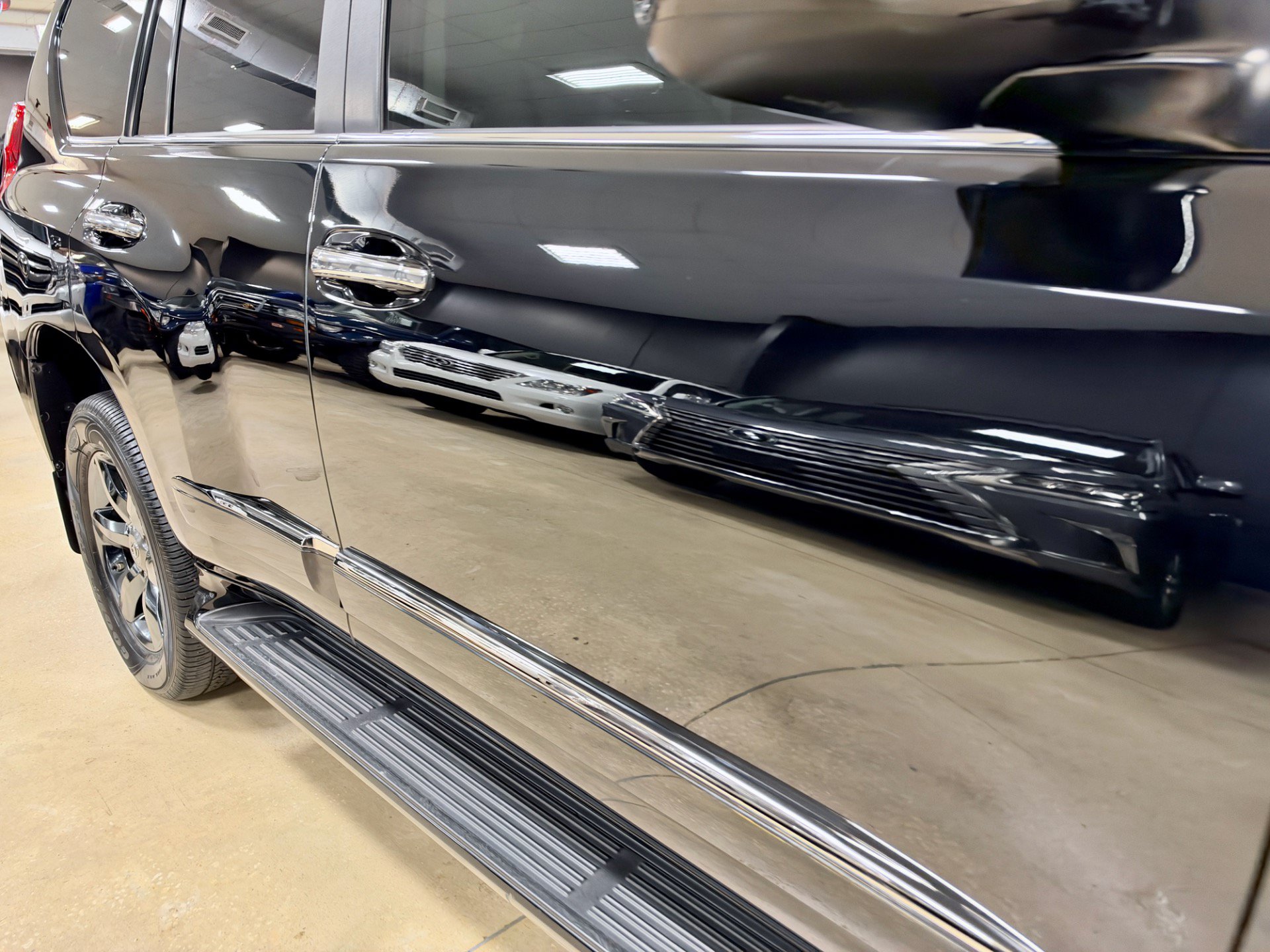 Used 2012 Lexus GX 460 w/ Comfort Plus Pkg AWD/4WD image 18