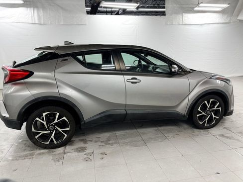 Used 2018 Toyota C-HR XLE image 3