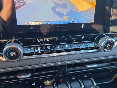 Used 2025 Chevrolet Colorado LT w/ Advanced Trailering Package image 28