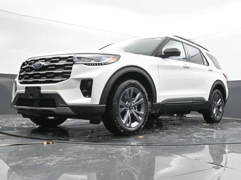 New 2026 Ford Explorer Active w/ Active Comfort Package image 44