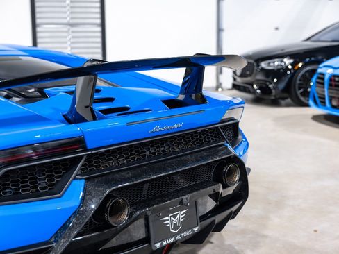 Used 2018 Lamborghini Huracan Performante AWD/4WD image 15