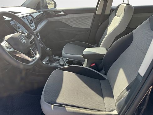 Used 2022 Volkswagen Taos S image 12