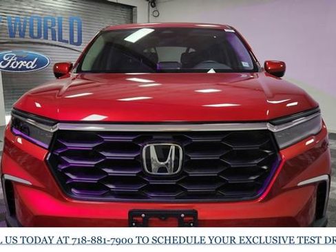 Used 2025 Honda Pilot EX-L image 3