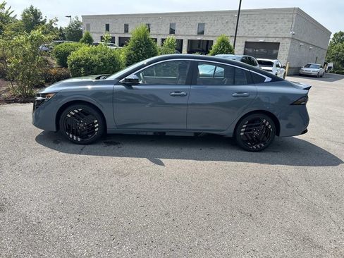 New 2026 Nissan Sentra SR w/ Floor Mat Package FWD image 4
