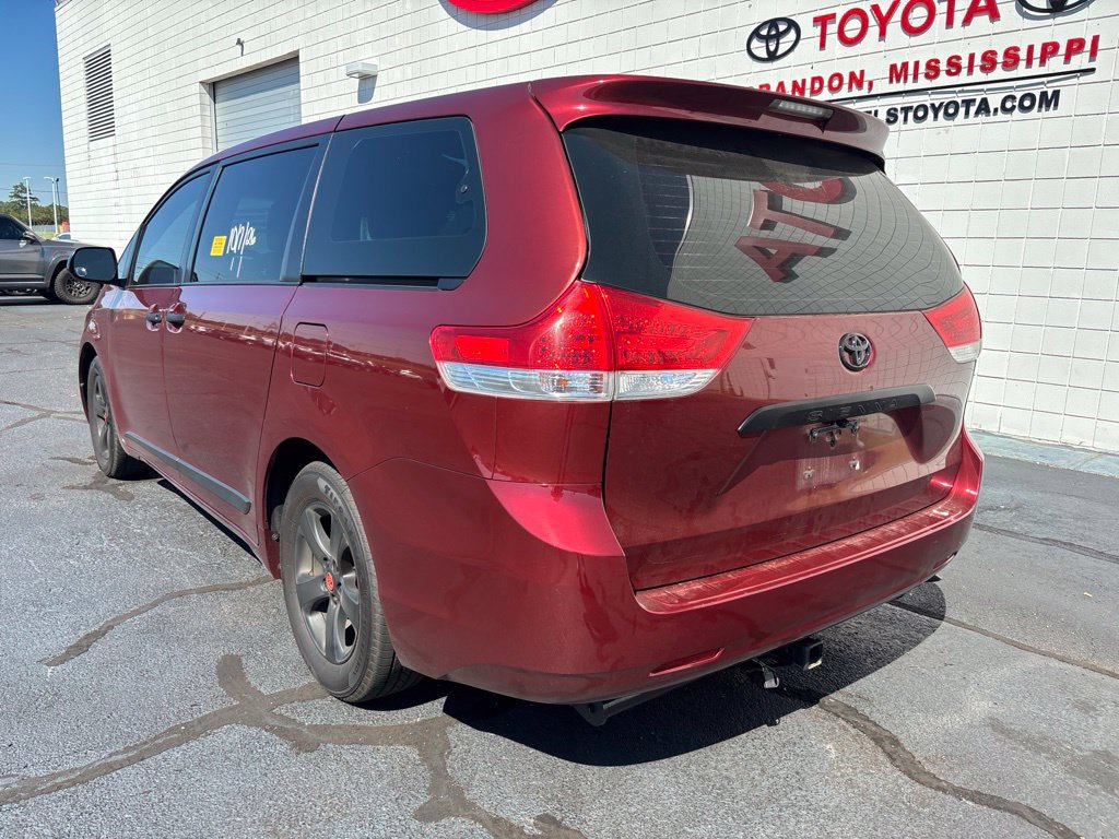 Used 2014 Toyota Sienna L FWD image 5