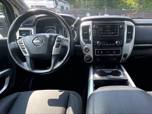 Used 2019 Nissan Titan SV w/ SV Convenience Package AWD/4WD image 16