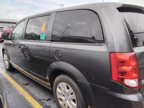 Used 2019 Dodge Grand Caravan SE w/ UConnect Hands-Free Group FWD image 6