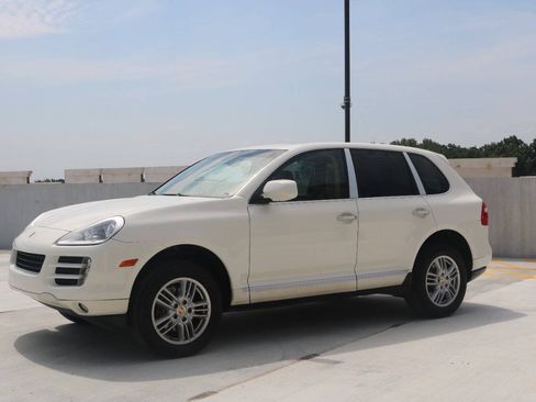 Used 2008 Porsche Cayenne AWD/4WD image 5