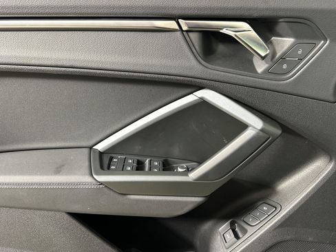 Used 2025 Audi Q3 2.0T Premium image 10