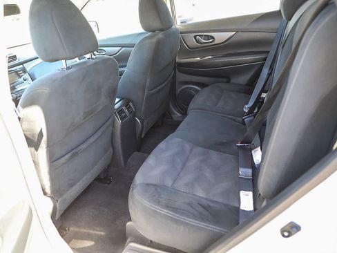 Used 2016 Nissan Rogue SV FWD image 18