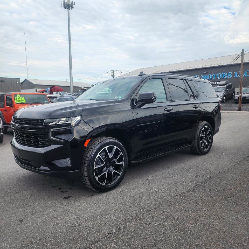 Used 2021 Chevrolet Tahoe RST w/ Luxury Package AWD/4WD image 3