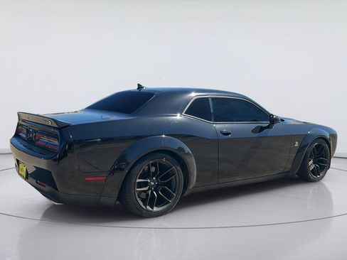 Used 2022 Dodge Challenger R/T Scat Pack RWD image 4