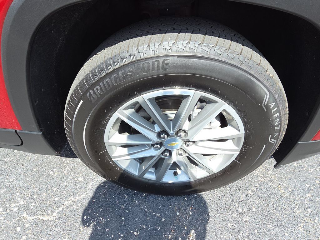 Used 2023 Chevrolet Traverse LT w/ LPO, Floor Liner Package AWD/4WD image 10