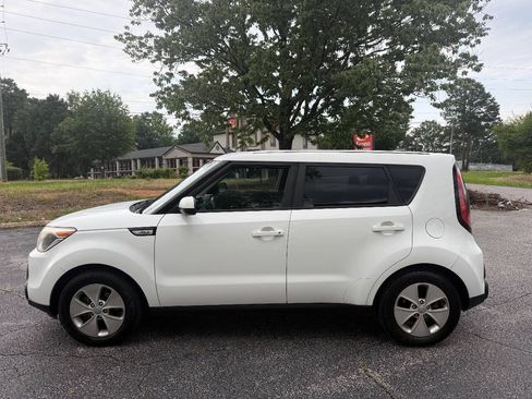 Used 2016 Kia Soul FWD image 7