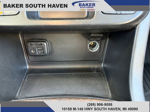 Used 2022 GMC Canyon Denali image 25