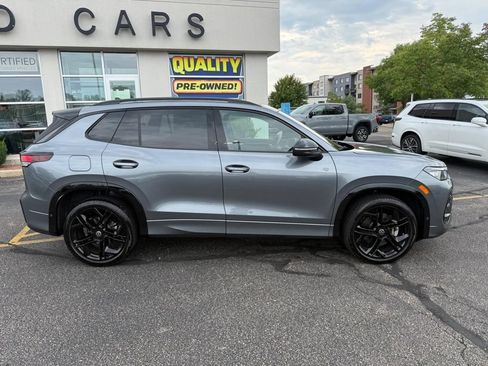 Used 2026 Volkswagen Tiguan SE R-Line AWD/4WD image 2