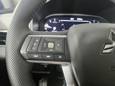 New 2026 Mitsubishi Outlander SEL image 15