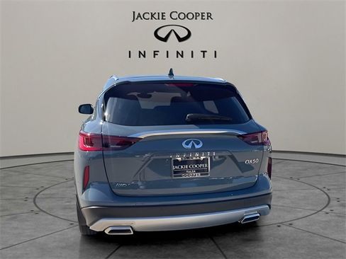 New 2025 INFINITI QX50 Luxe w/ Accent Package image 4