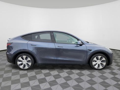 Used 2021 Tesla Model Y Long Range image 6