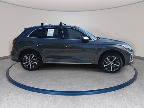 Used 2023 Audi Q5 2.0T Premium w/ Convenience Package AWD/4WD image 4