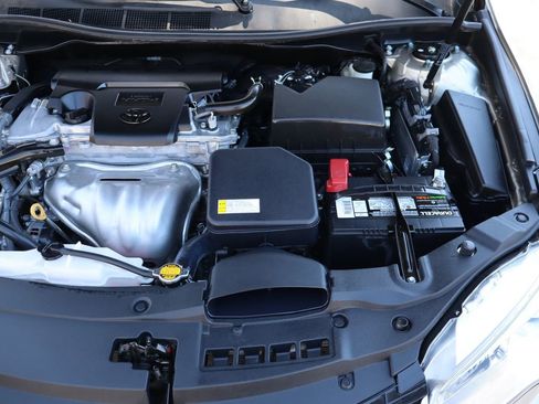 Used 2015 Toyota Camry XLE w/ Convenience Package image 40
