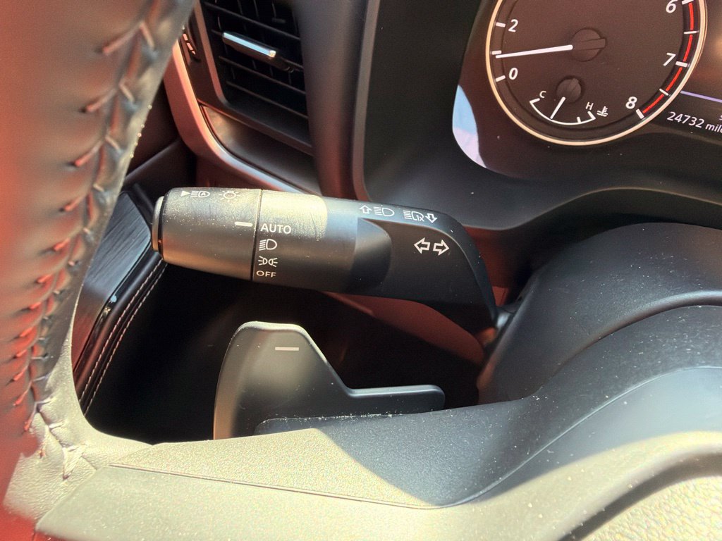 Used 2025 Nissan Rogue SV FWD image 27