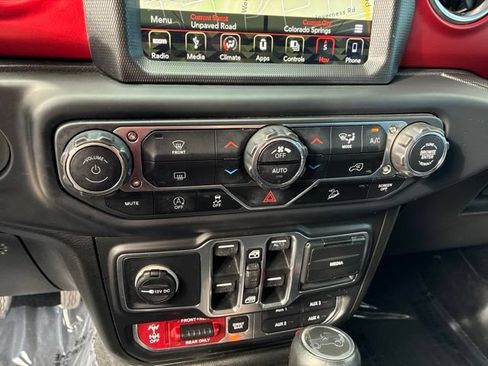 Used 2018 Jeep Wrangler Unlimited Rubicon AWD/4WD image 15