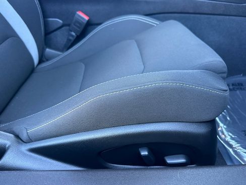 Used 2023 Chevrolet Camaro LT w/ Technology Package image 23