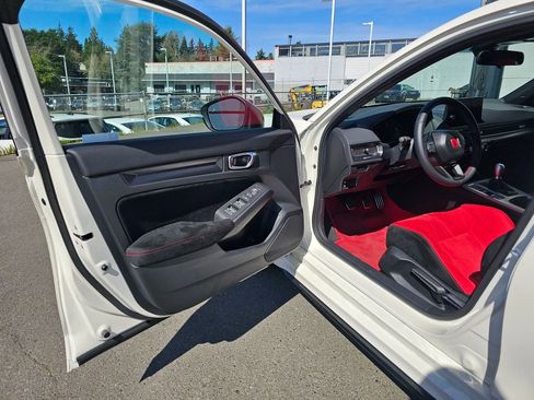 Used 2025 Honda Civic Type R image 18