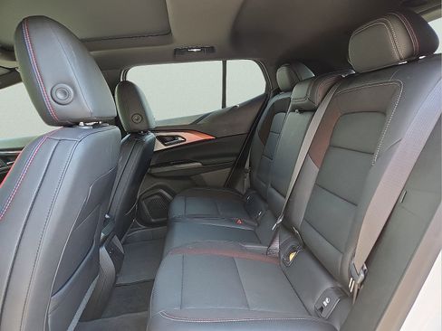 Used 2025 Chevrolet Equinox EV RS w/ Convenience Package II image 10