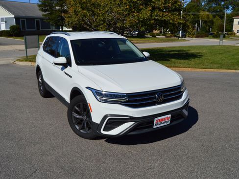 Used 2022 Volkswagen Tiguan SE image 22