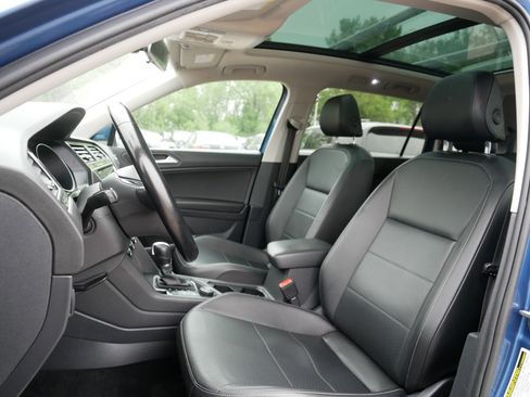 Used 2019 Volkswagen Tiguan SE w/ Panoramic Sunroof Package AWD/4WD image 36