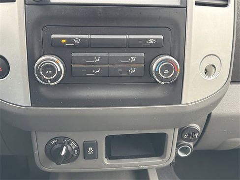Used 2019 Nissan Frontier SV image 7