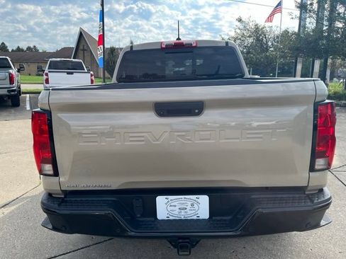 Certified 2024 Chevrolet Colorado Trail Boss w/ Technology Package AWD/4WD image 4