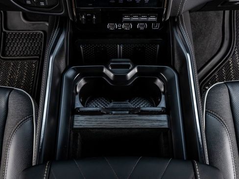 Used 2025 RAM 3500 Limited AWD/4WD image 29