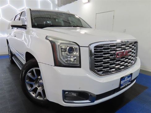 Used 2020 GMC Yukon XL Denali RWD image 2