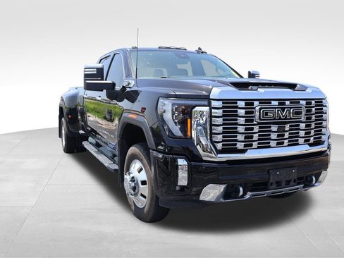 Used 2024 GMC Sierra 3500 Denali w/ Denali Reserve Package AWD/4WD image 16