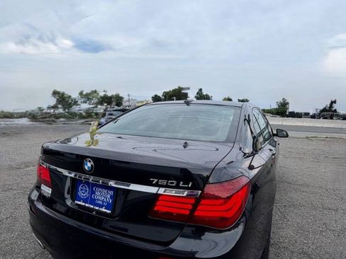 Used 2015 BMW 750Li xDrive AWD/4WD image 12