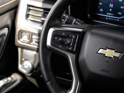 Used 2024 Chevrolet Suburban Premier image 10